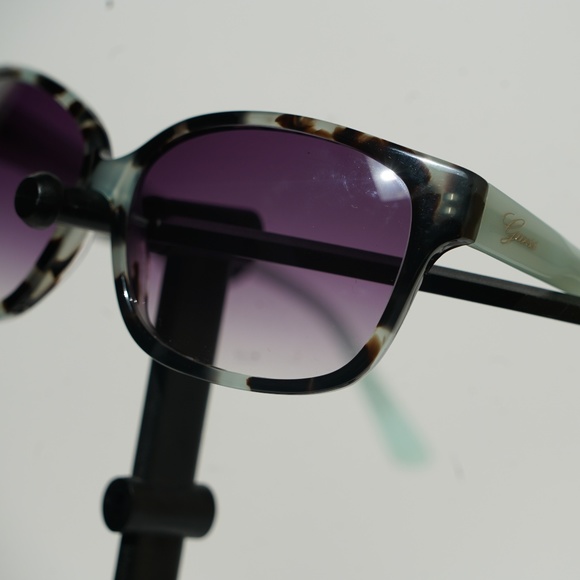 GUESS TORTOISE SUNGLASSES ON SALE NOW